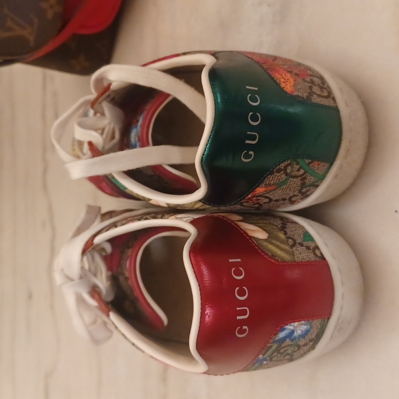 Authentic Gucci shoes - Picture 4 of 8